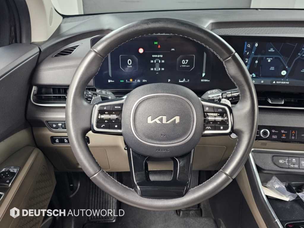 Kia Carnival — photo 13
