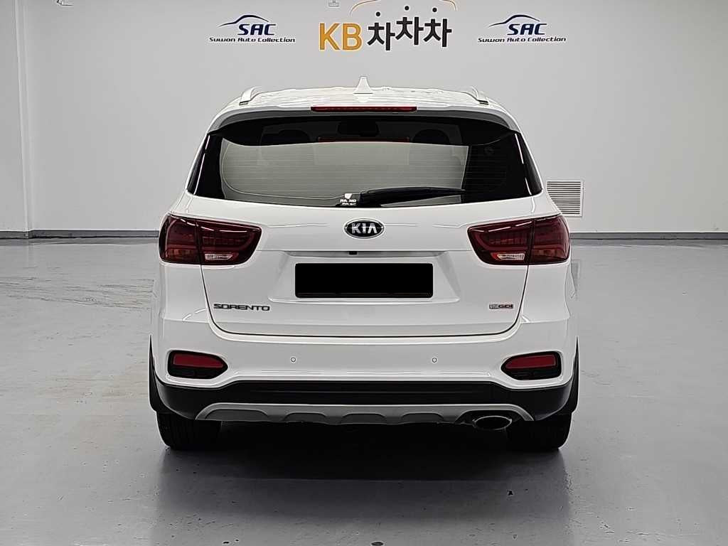 Kia Sorento — photo 03