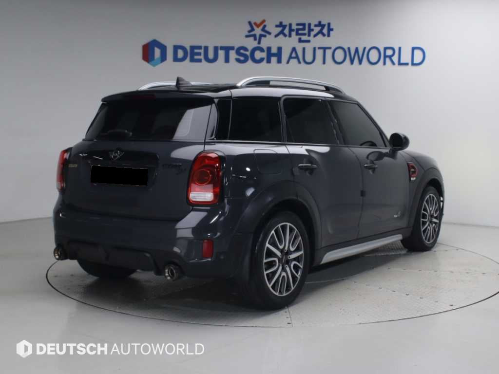 Mini Countryman — photo 02