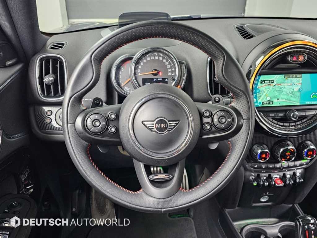 Mini Countryman — photo 13