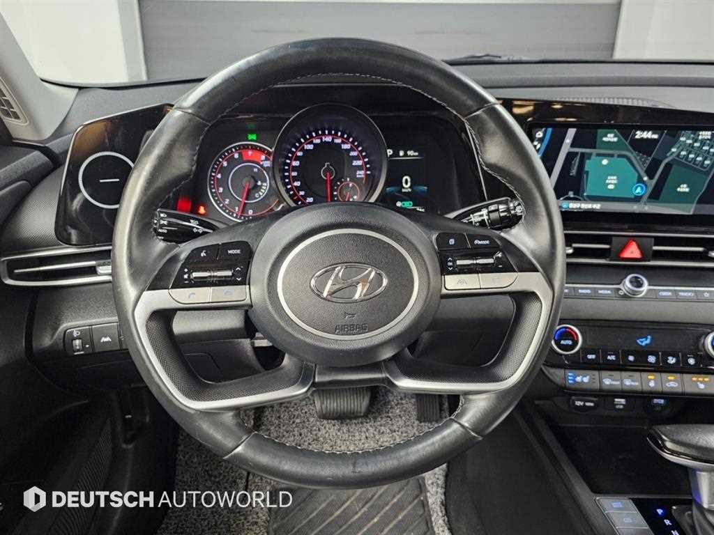 Hyundai Avante — photo 12
