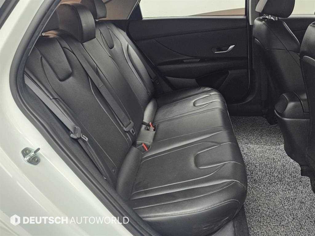 Hyundai Avante — photo 18