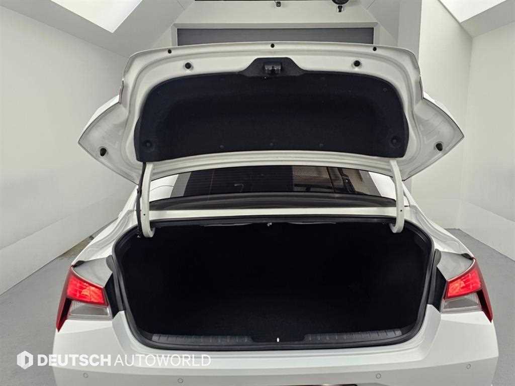 Hyundai Avante — photo 19