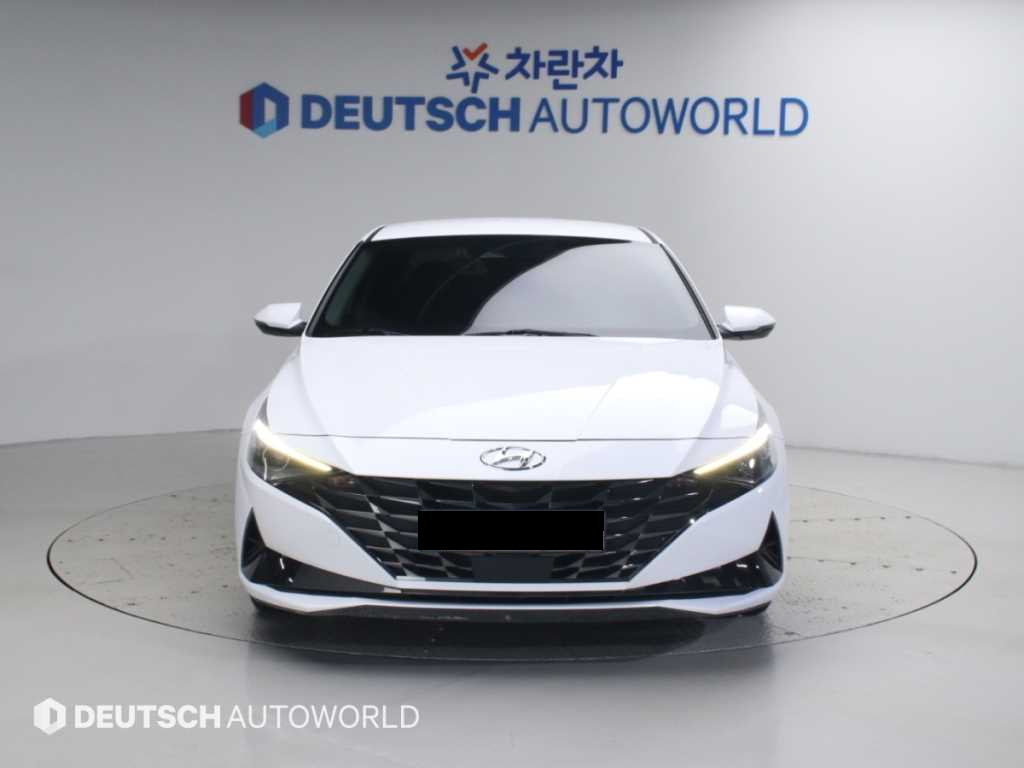 Hyundai Avante — photo 02
