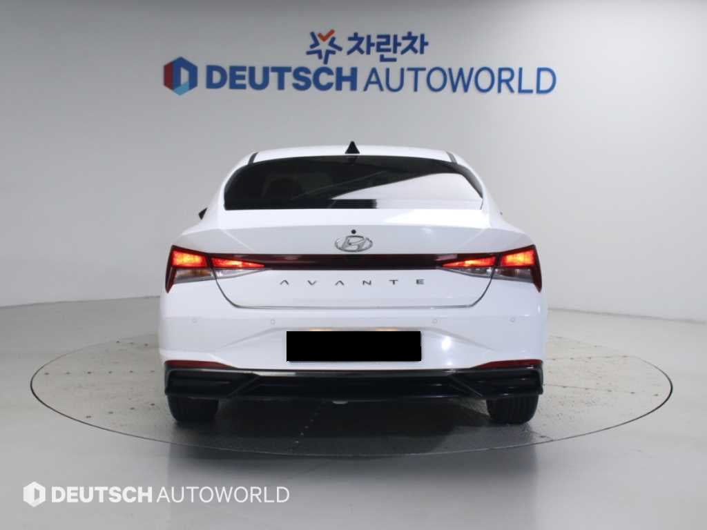 Hyundai Avante — photo 04