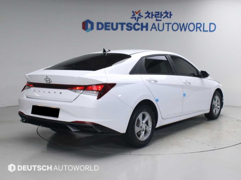 Hyundai Avante — photo 05