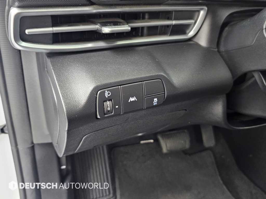Hyundai Avante — photo 12