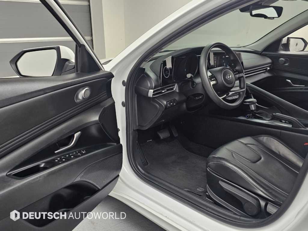 Hyundai Avante — photo 16