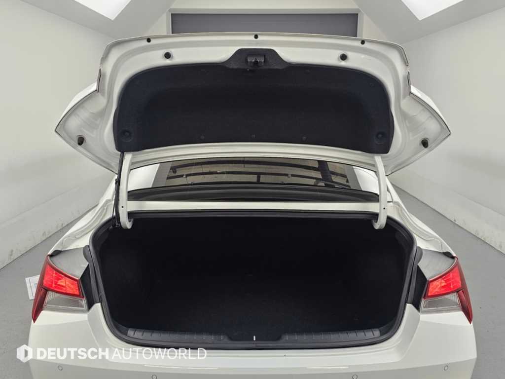 Hyundai Avante — photo 19