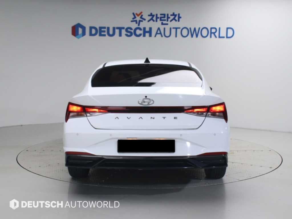 Hyundai Avante — photo 05
