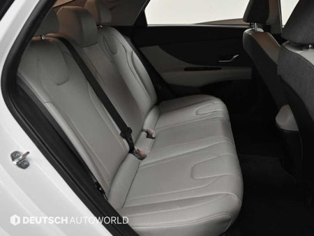 Hyundai Avante — photo 13
