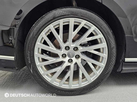 Audi A8 — photo 06