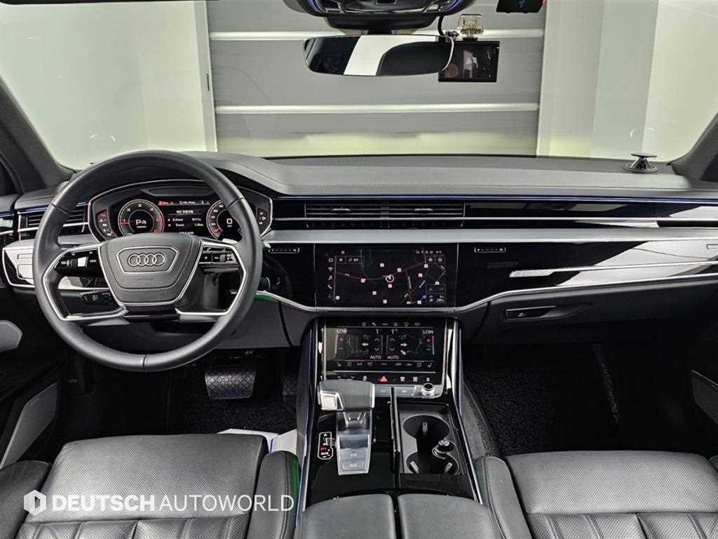 Audi A8 — photo 08