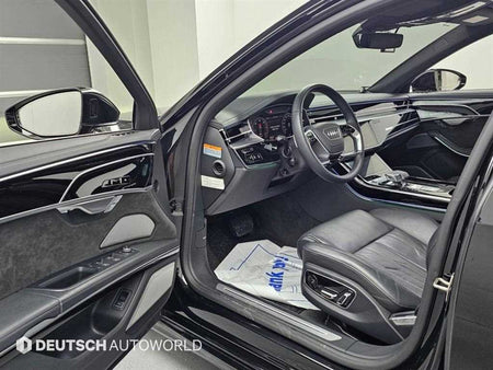 Audi A8 — photo 12