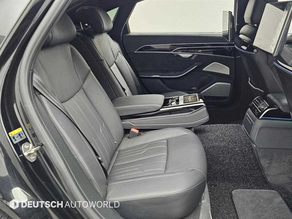 Audi A8 — photo 13