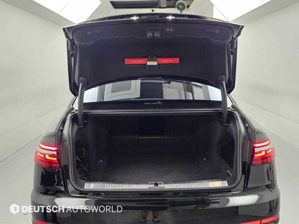 Audi A8 — photo 20
