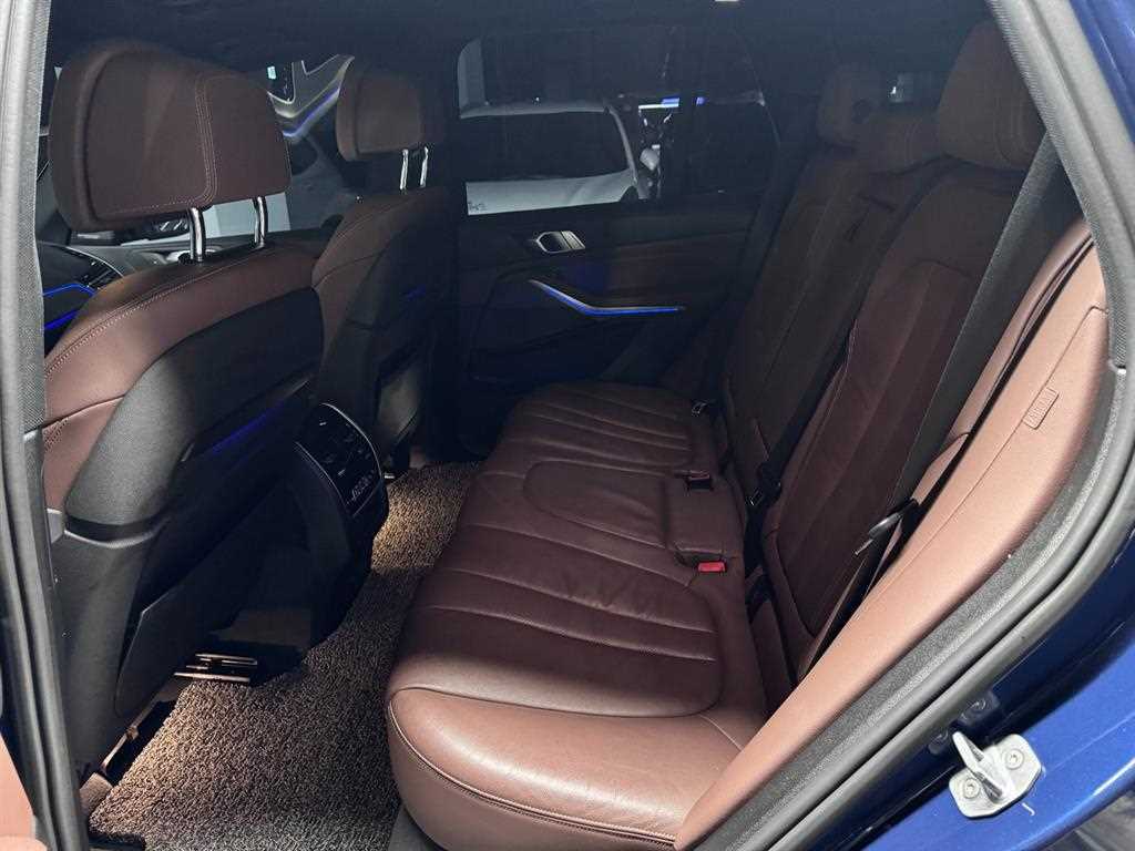 BMW X5 — photo 06