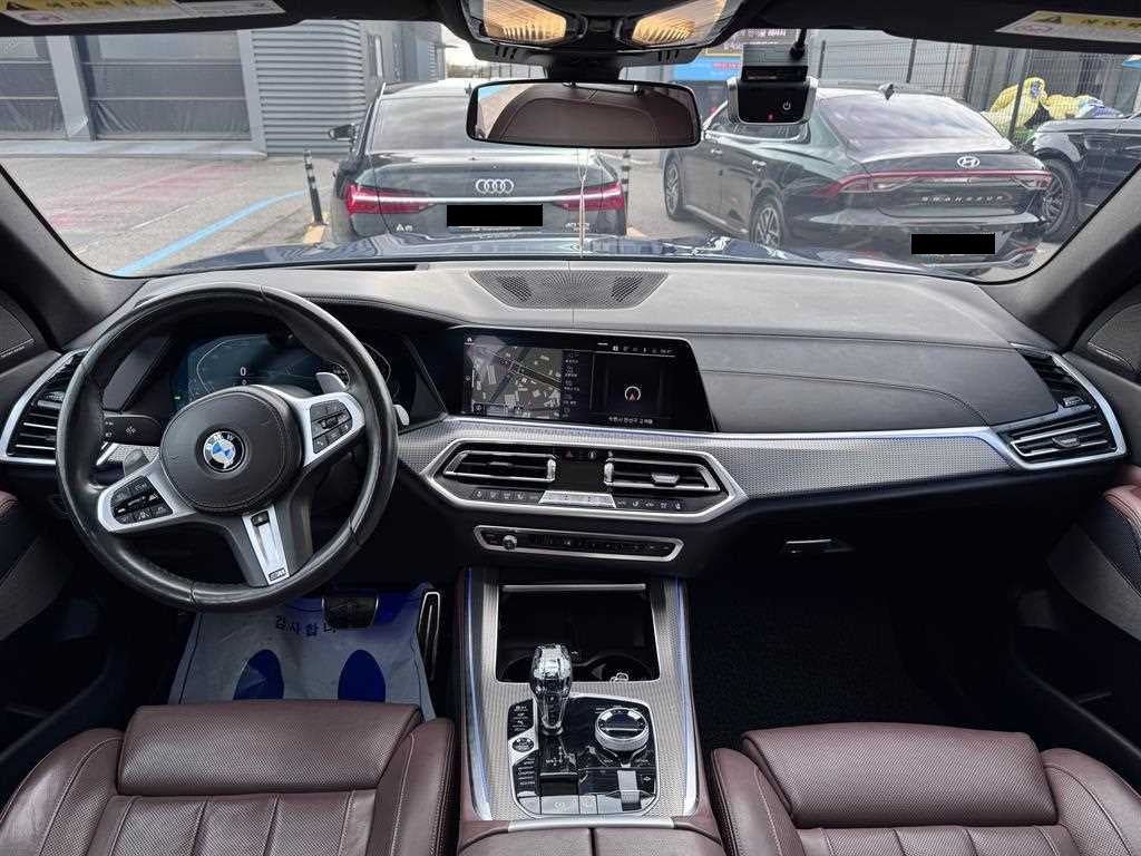 BMW X5 — photo 07