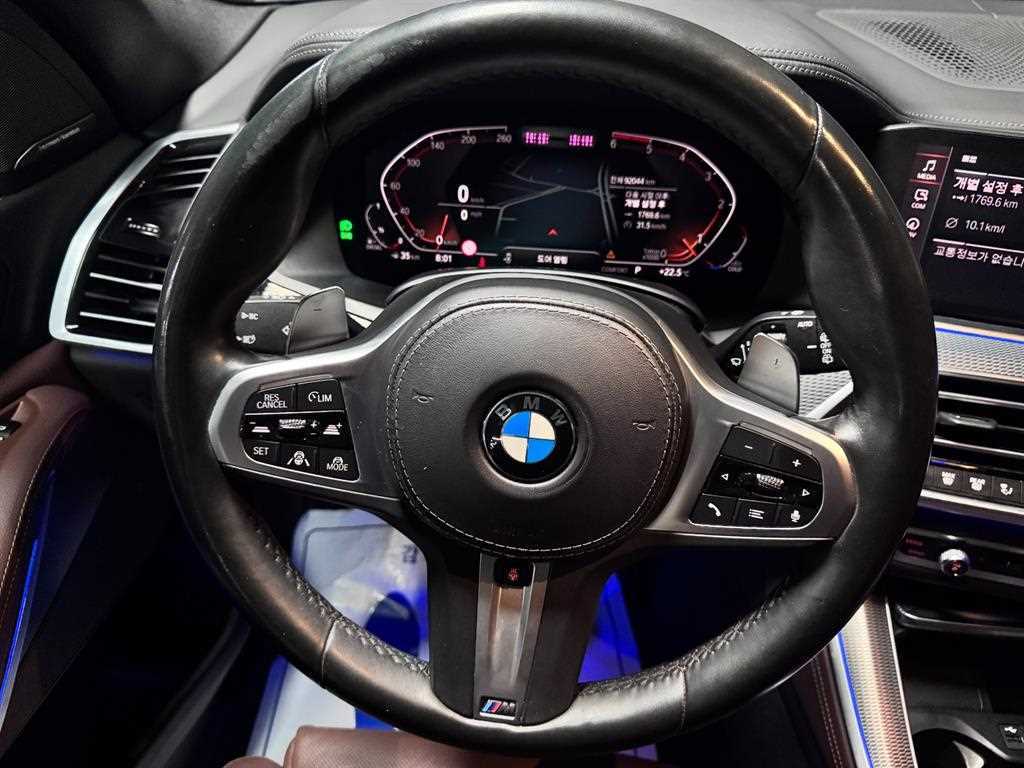 BMW X5 — photo 08