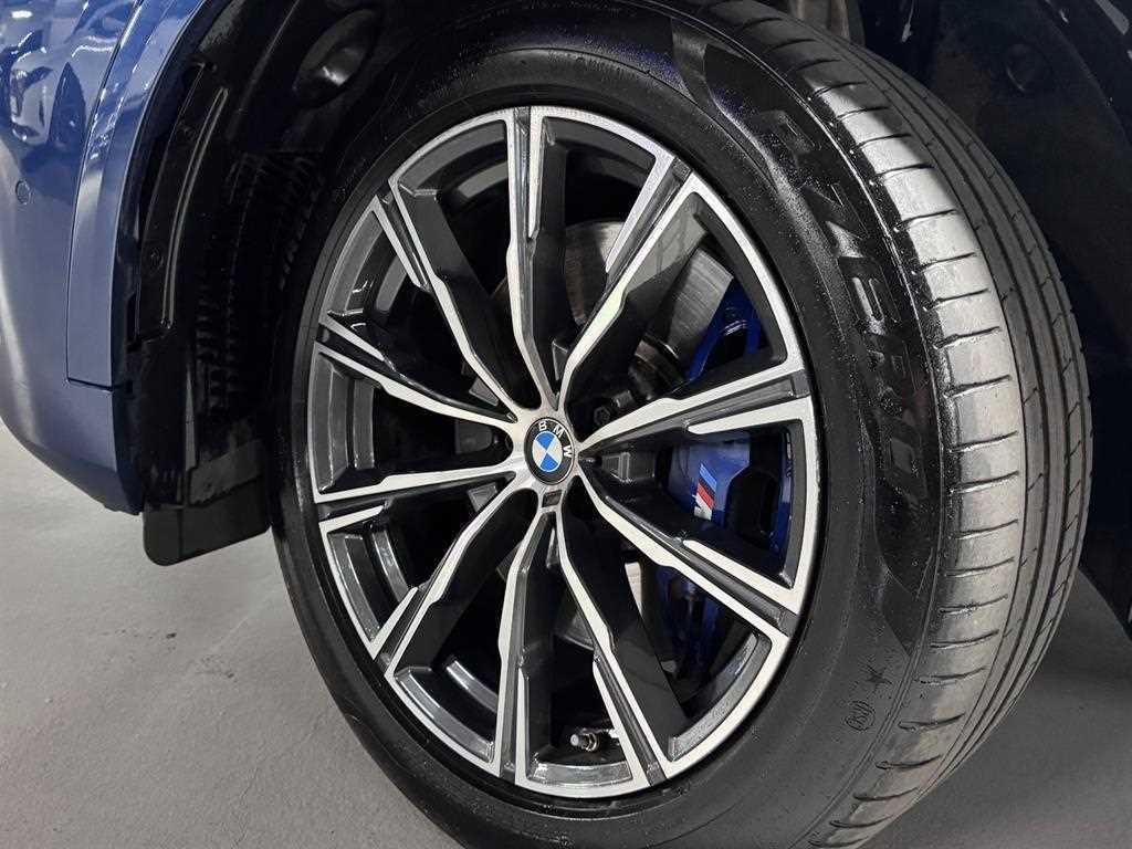 BMW X5 — photo 20