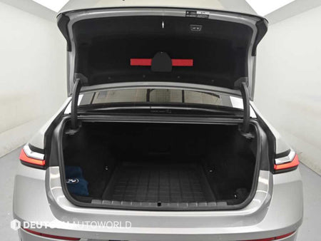 BMW 7-Series — photo 19