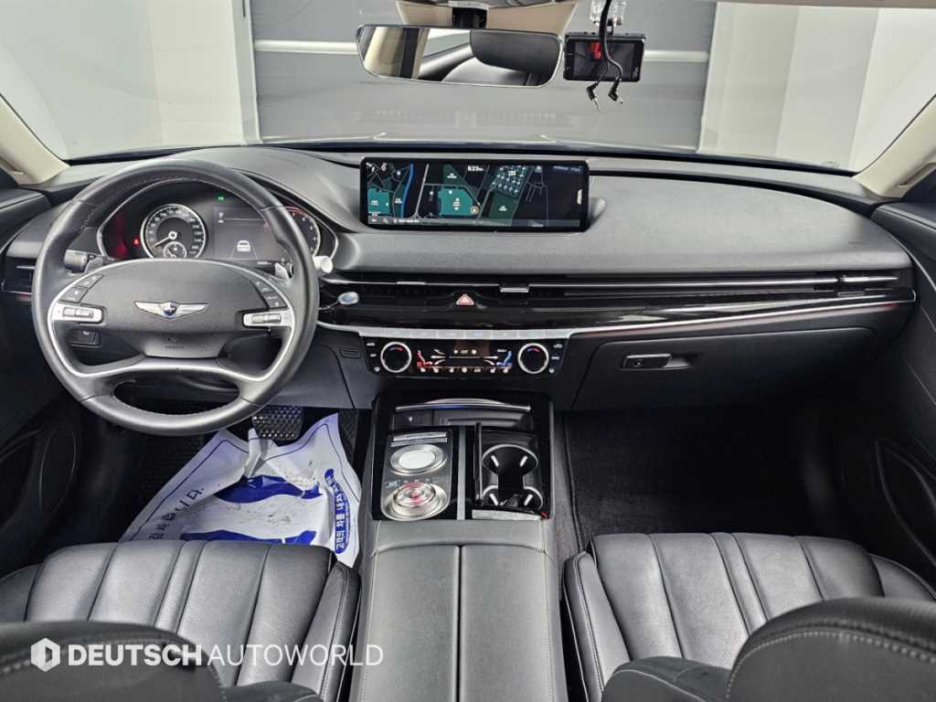 Genesis G80 — photo 07