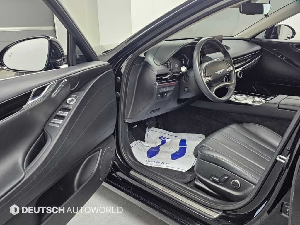 Genesis G80 — photo 11