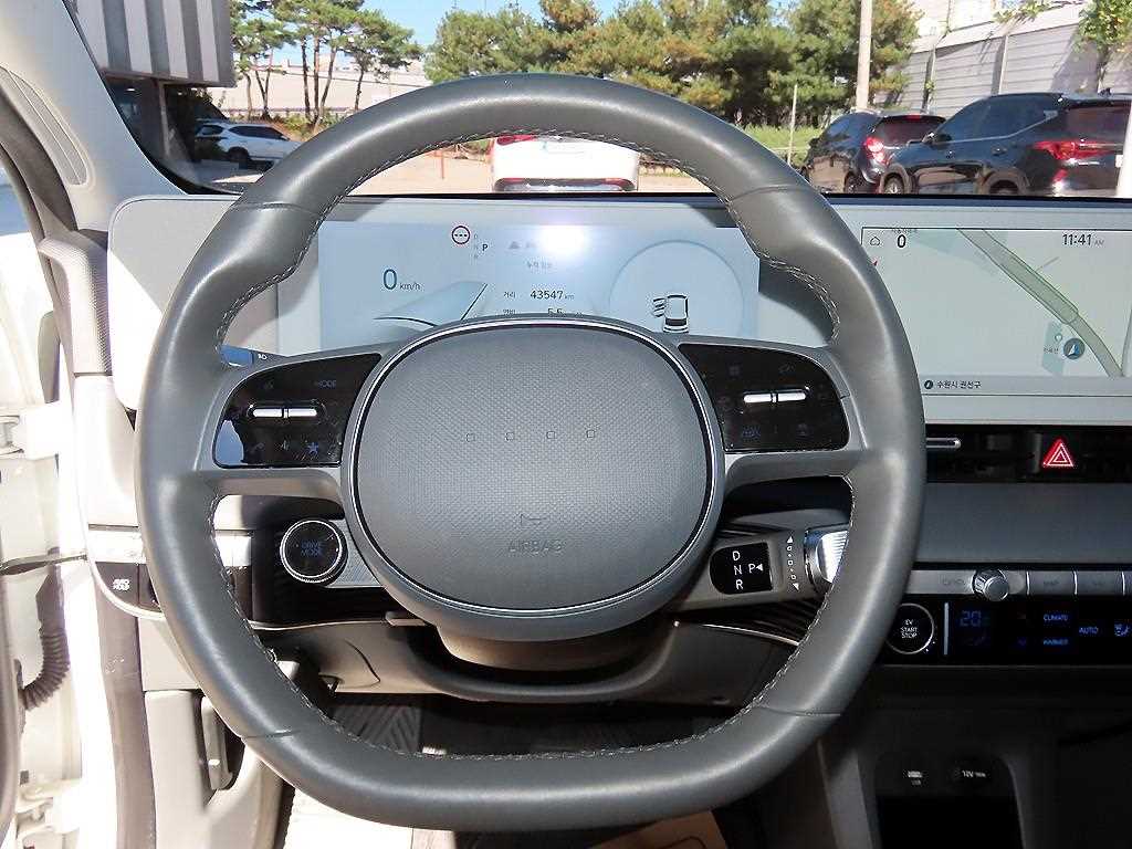Hyundai Ioniq5 — photo 08