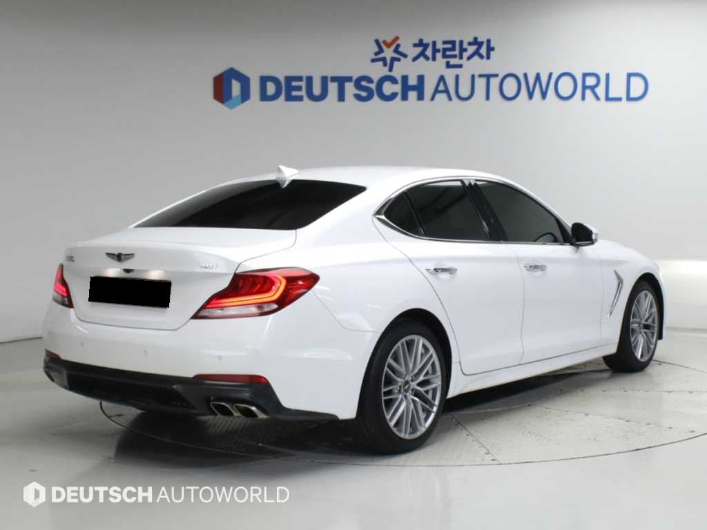 Genesis G70 — photo 02