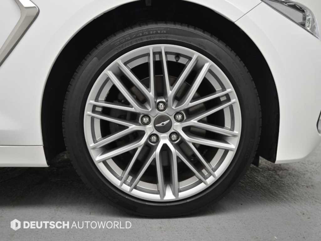 Genesis G70 — photo 05