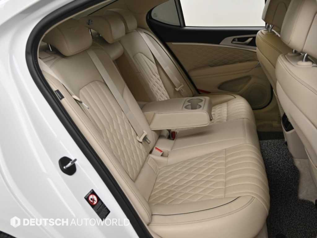 Genesis G70 — photo 12