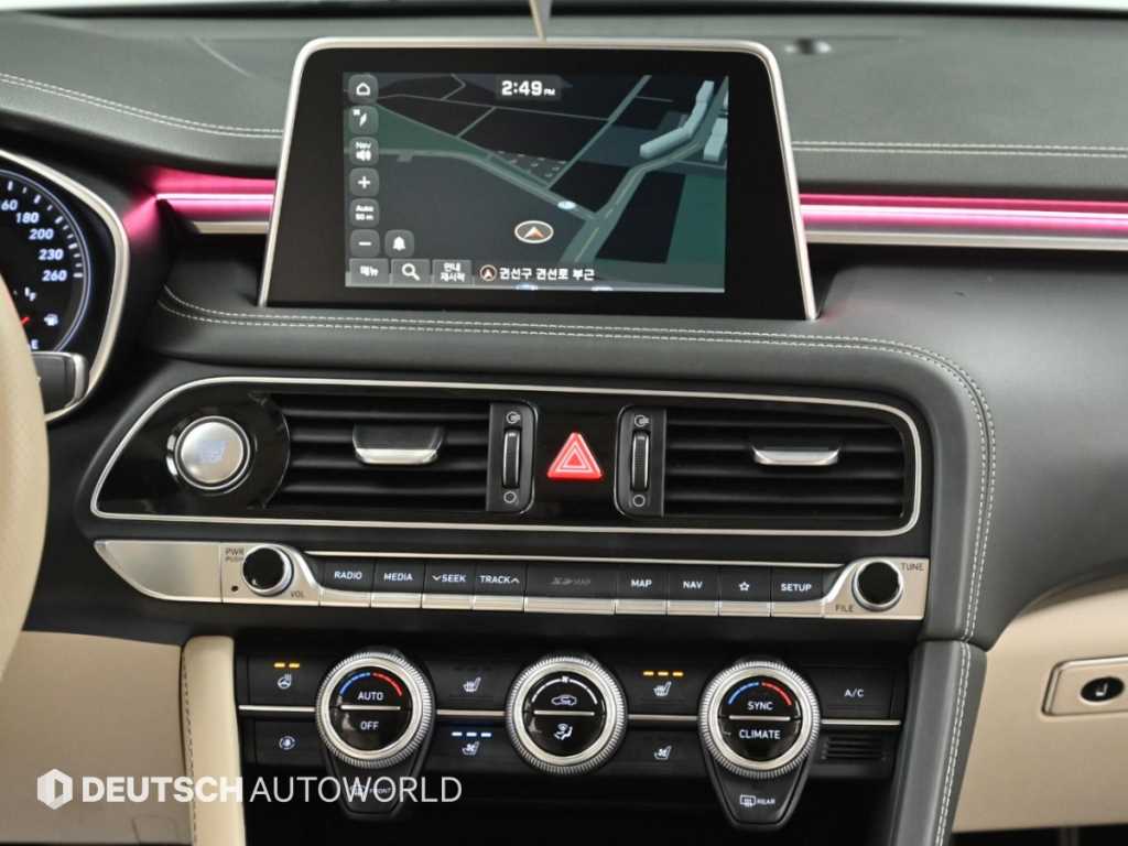 Genesis G70 — photo 14