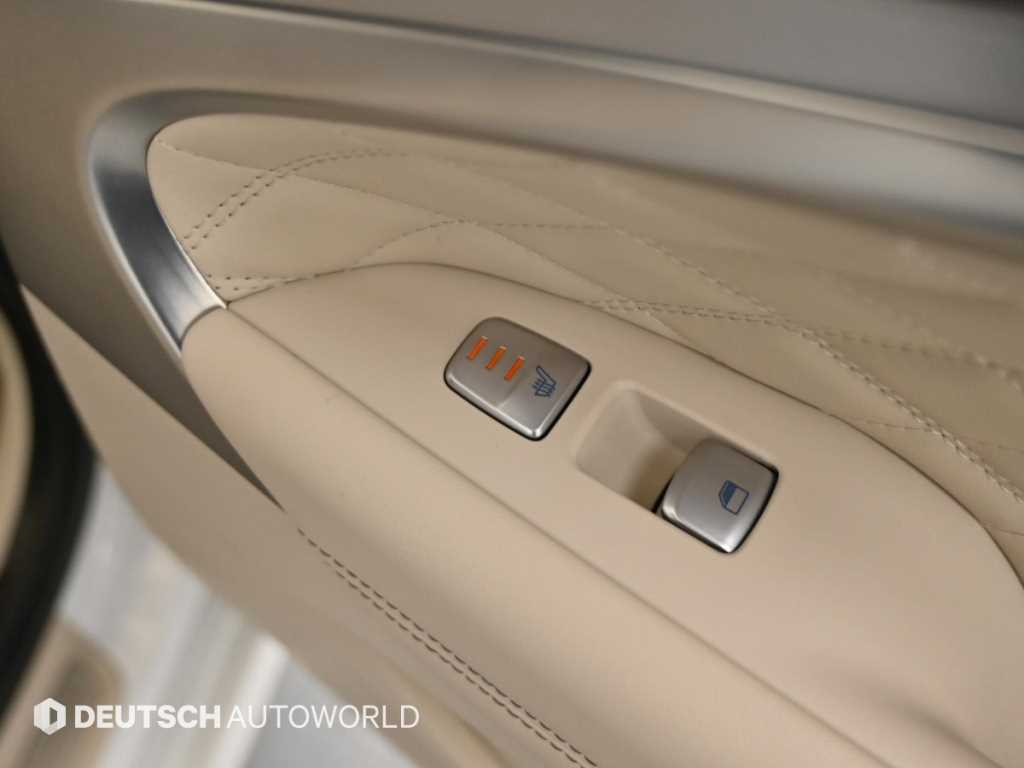 Genesis G70 — photo 16