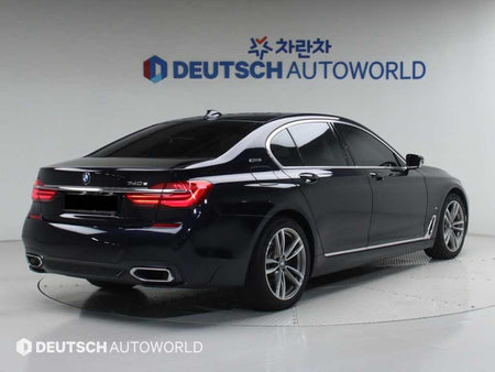 BMW 7-Series — photo 02
