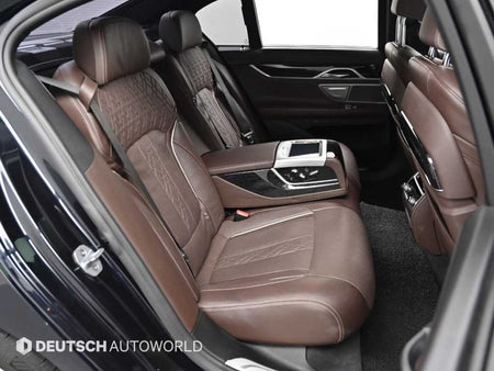BMW 7-Series — photo 12