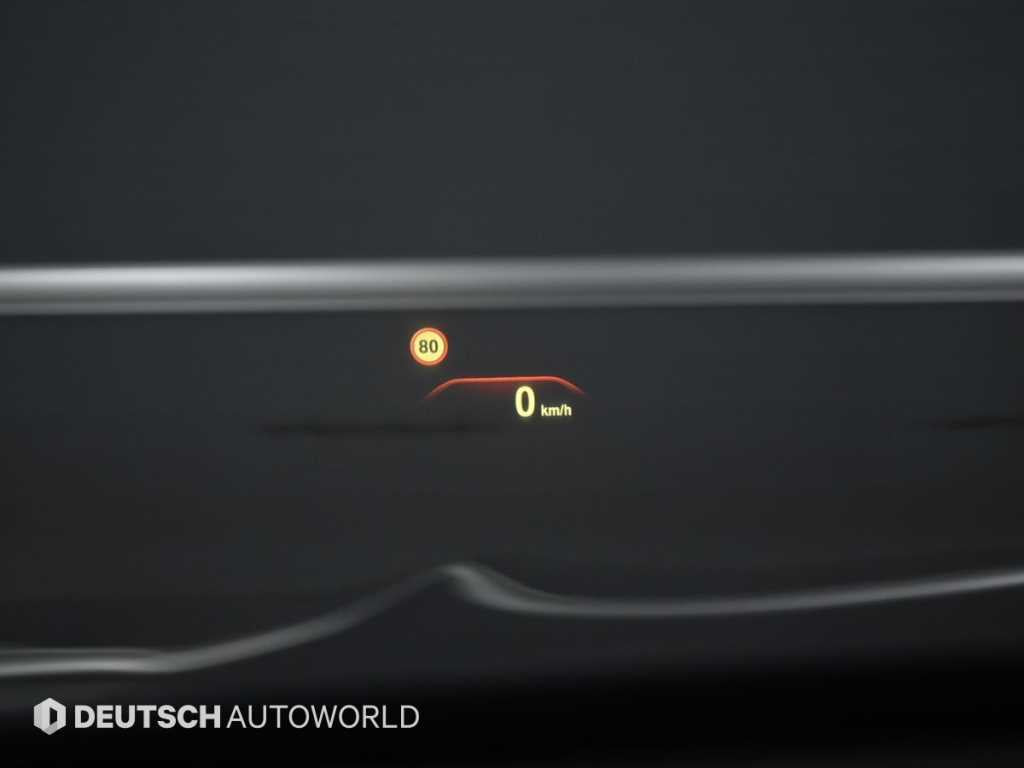 BMW 7-Series — photo 17