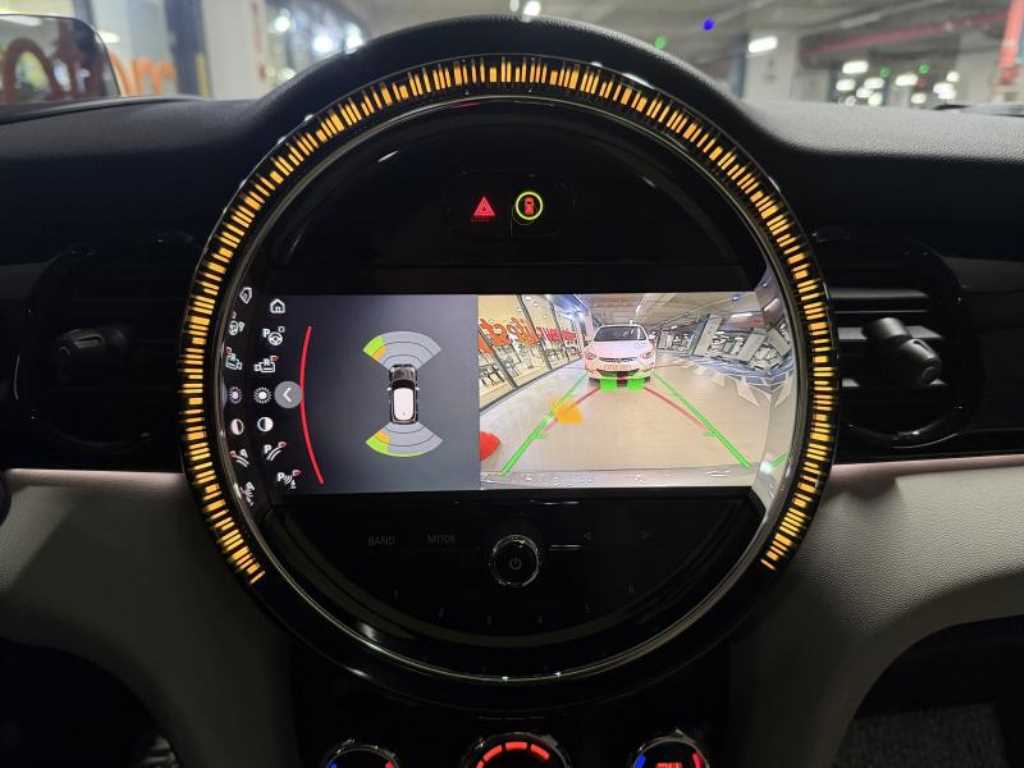 Mini Cooper — photo 11