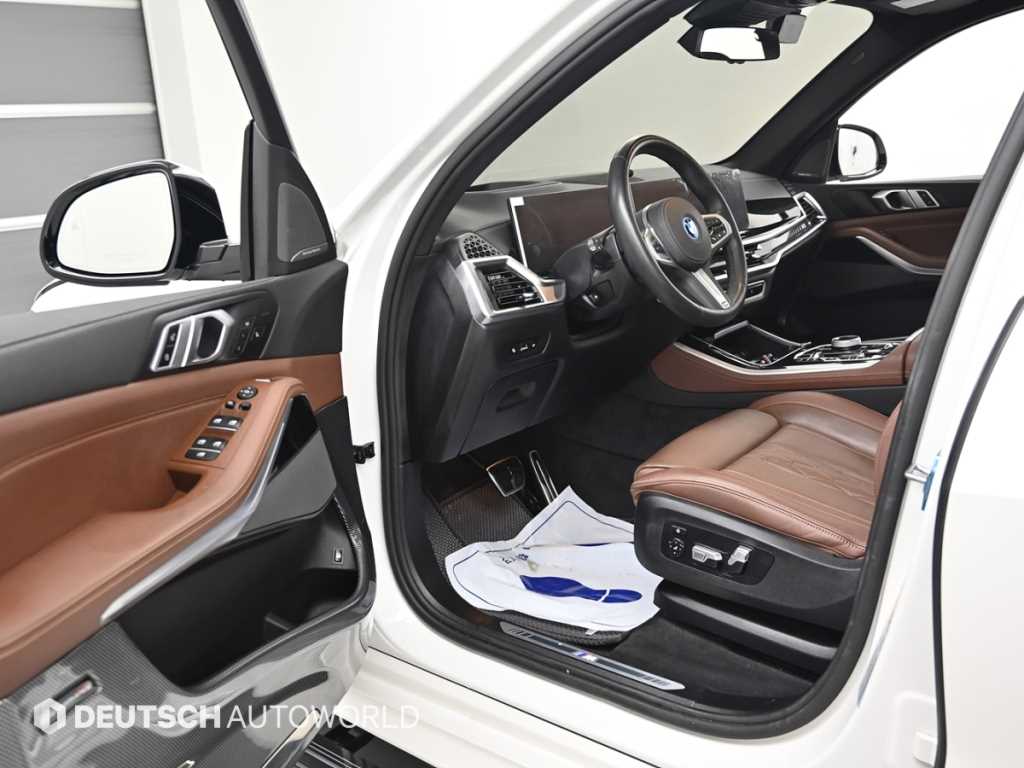 BMW X5 — photo 11