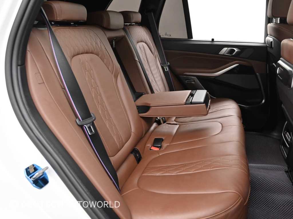 BMW X5 — photo 12
