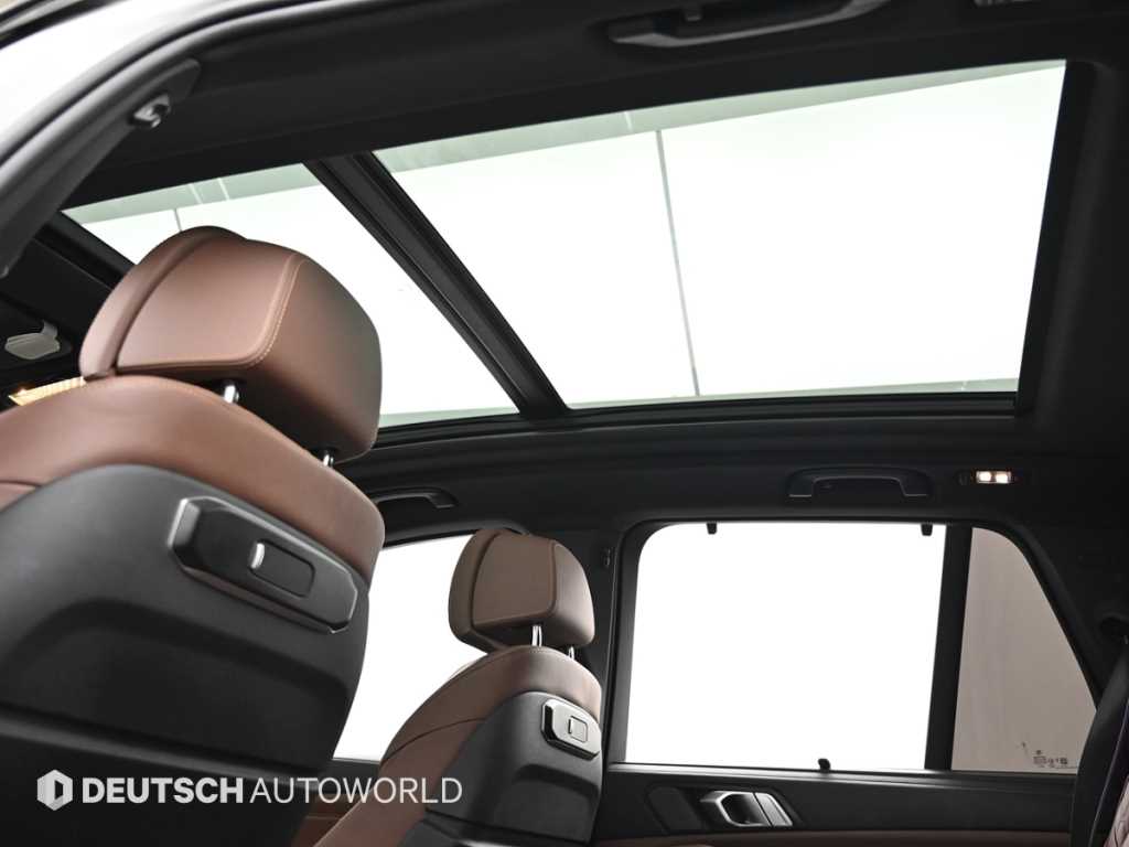 BMW X5 — photo 18