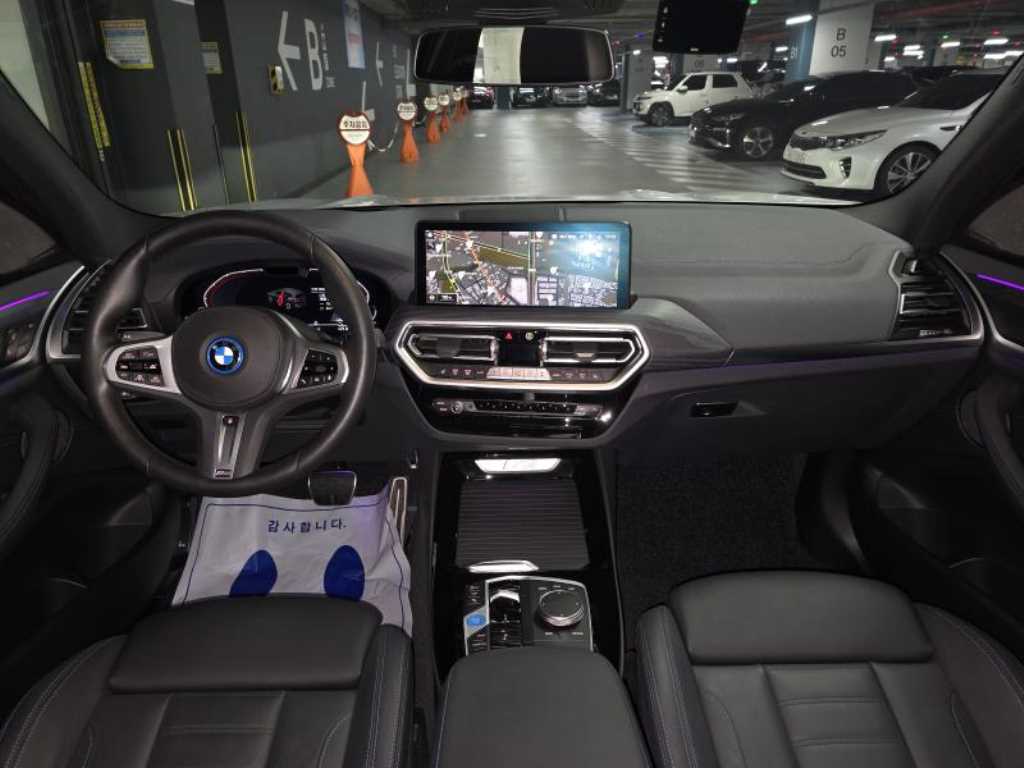 BMW iX3 — photo 06