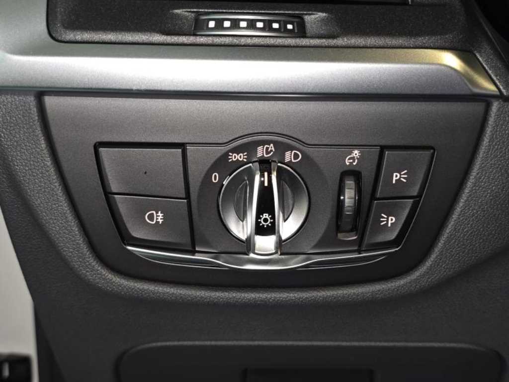 BMW iX3 — photo 12