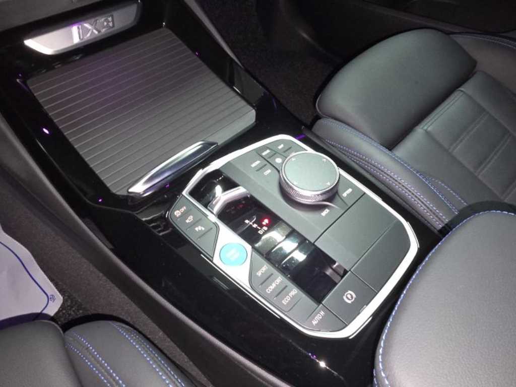 BMW iX3 — photo 15
