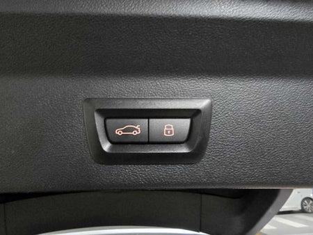 BMW iX3 — photo 18