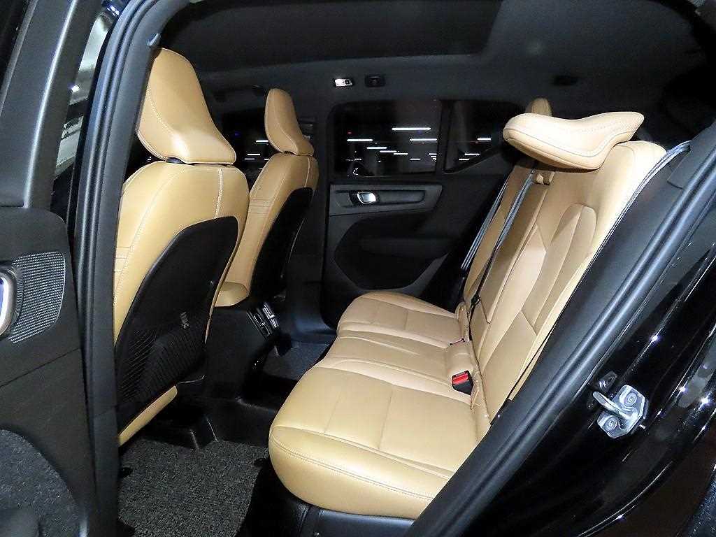 Volvo XC40 — photo 07