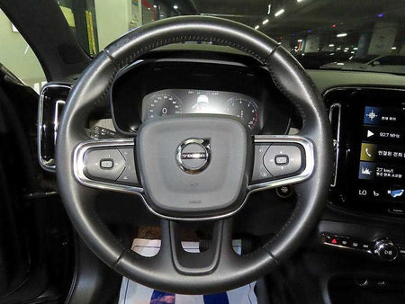 Volvo XC40 — photo 08