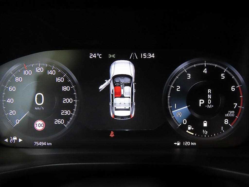 Volvo XC40 — photo 09