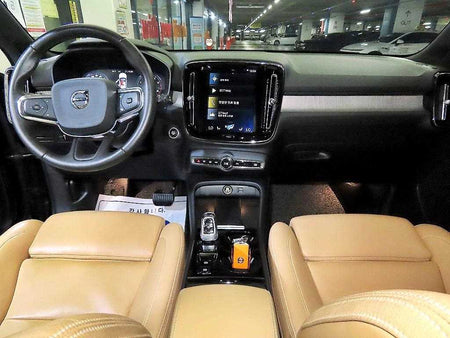 Volvo XC40 — photo 10