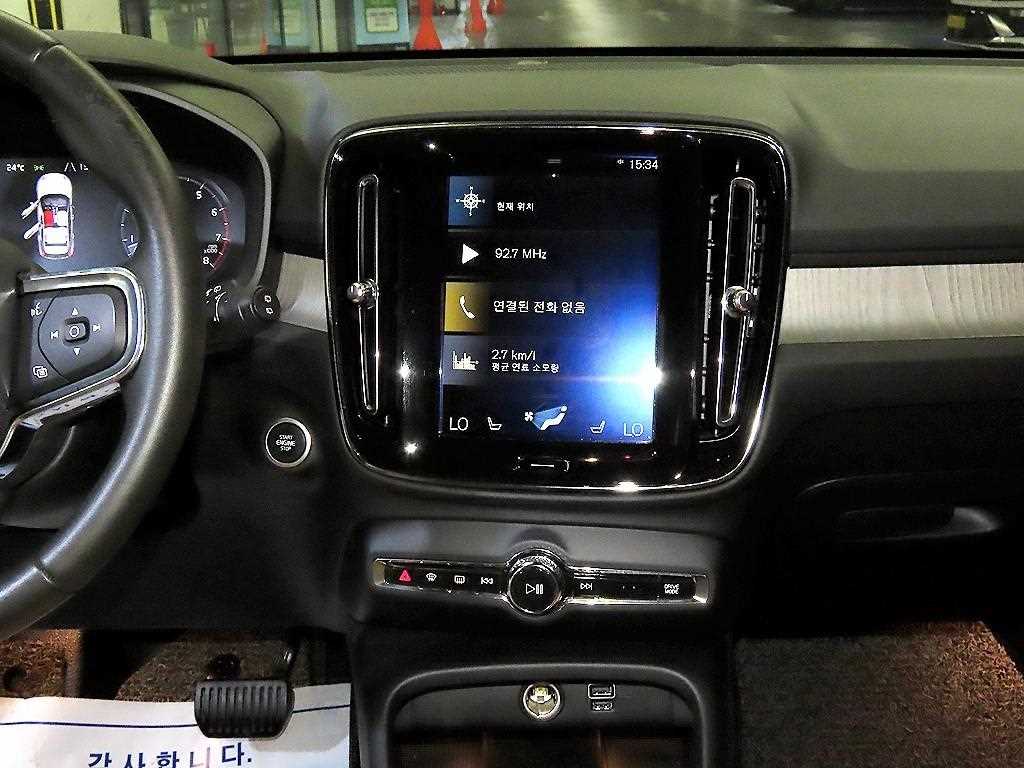 Volvo XC40 — photo 11