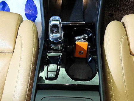Volvo XC40 — photo 12